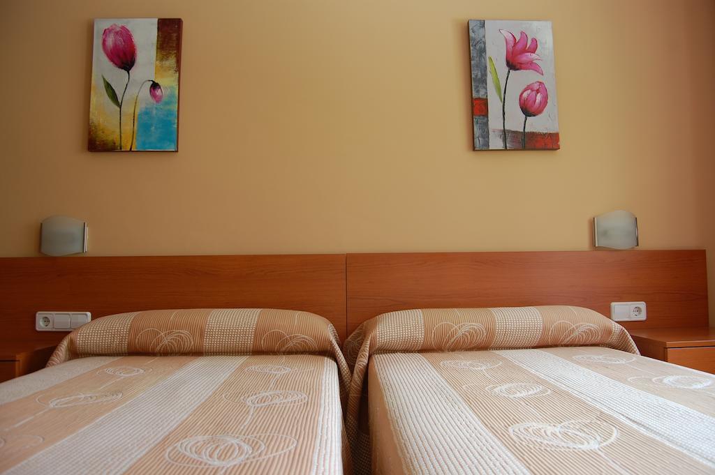 Hostal Cal Siles El Prat de Llobregat Room photo