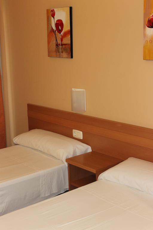 Hostal Cal Siles El Prat de Llobregat Room photo