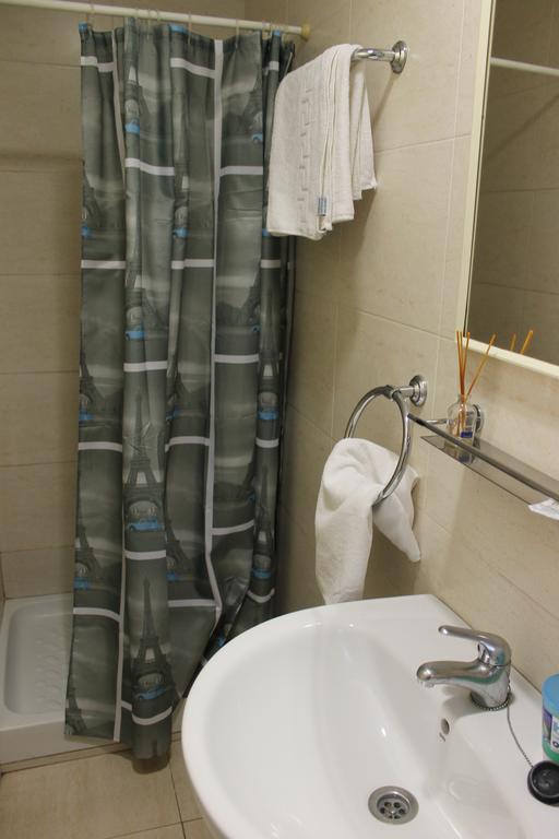 Hostal Cal Siles El Prat de Llobregat Exterior photo