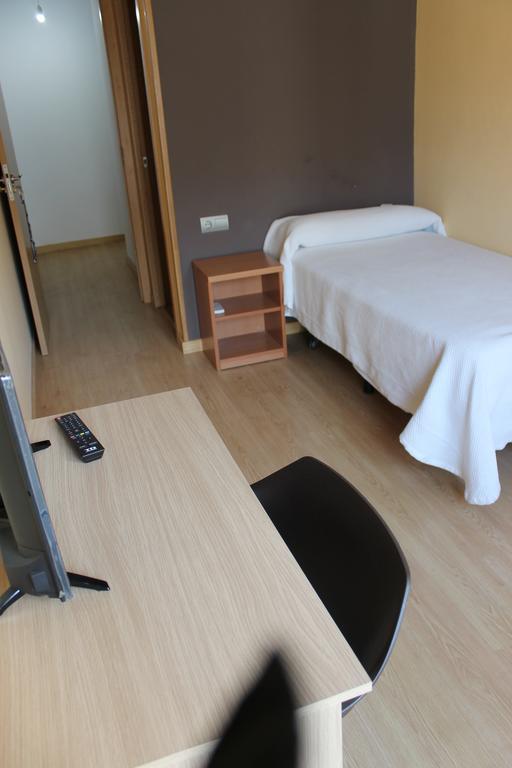 Hostal Cal Siles El Prat de Llobregat Exterior photo